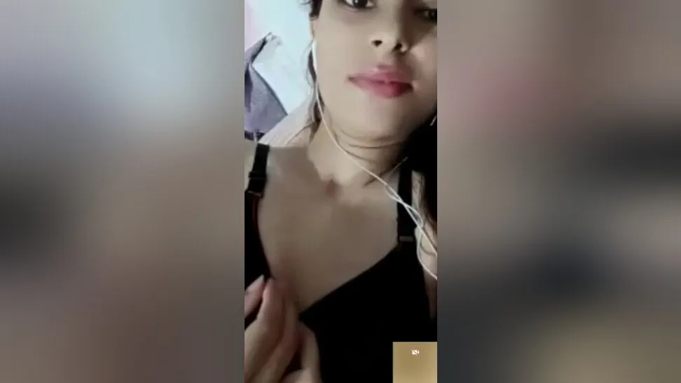 Cute Desi Chick Shows Her Boobs And Masturbating 1