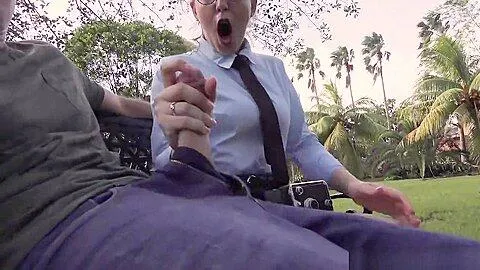 Hipster babe starts her modeling career fucking in the park