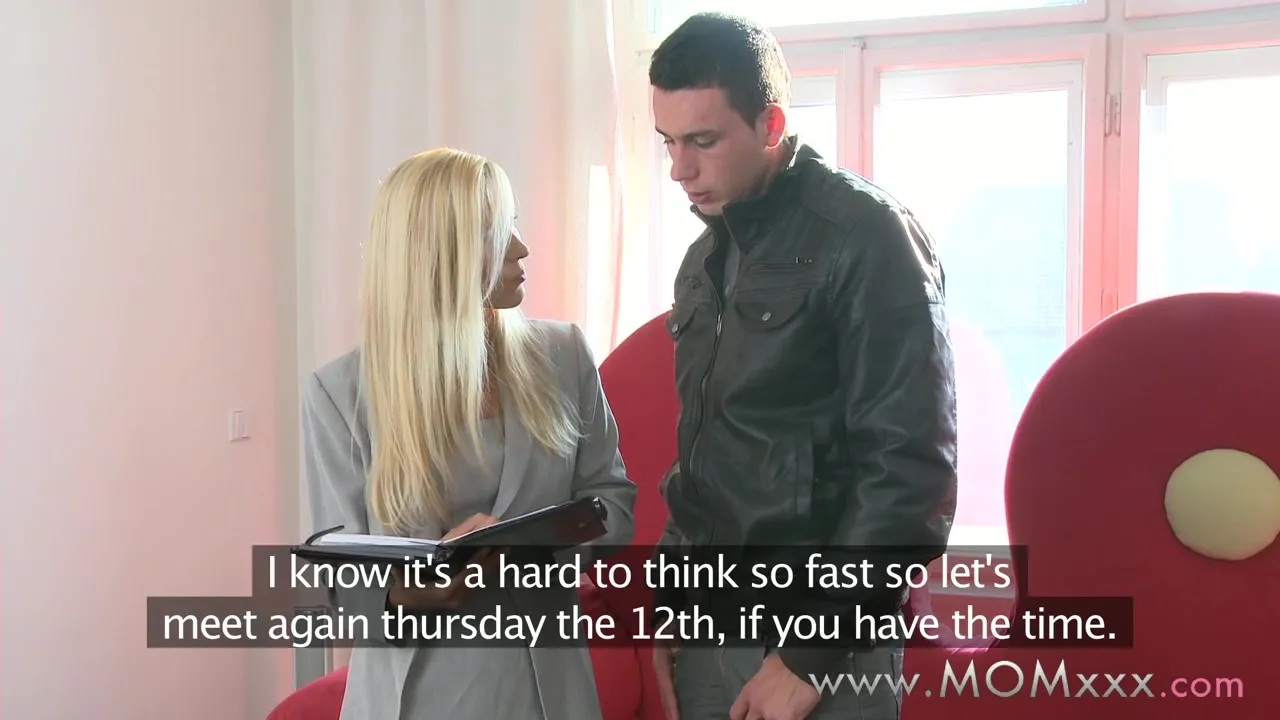 Step mom xxx: Working MILF fucks her client
