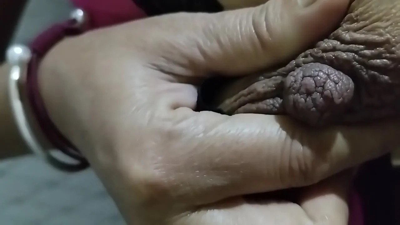 Baby Hot - Sexy Baby Fingering Her Hot Pussy Licked Urine In Standing Position Of Sexual Desire Hot Nipple Boobs Nipple Funny