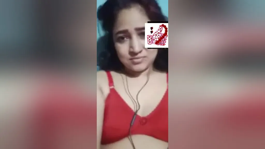 Today Exclusive- Horny Desi Chick Masturbating