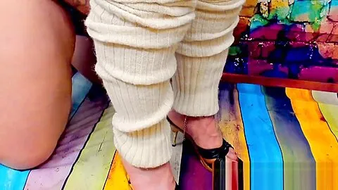 Shoesex with True Vintage Mules Baggy Leg Warmers and Inshoe Cumshot