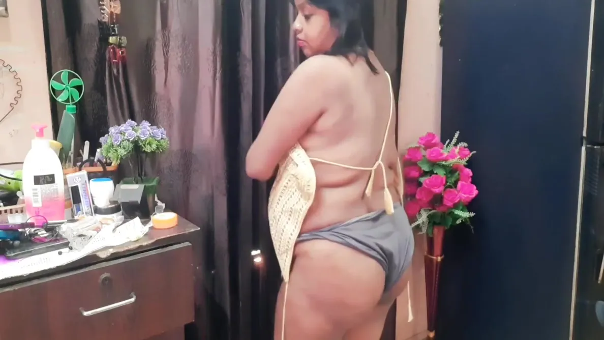 Indian Housewife Sexy Lady Show 25