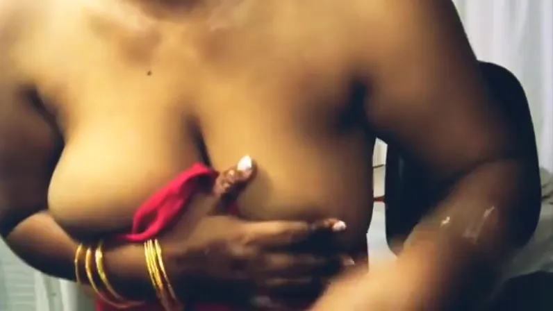 Hindi Sex In Sexy Bhabhi Open Bra Nude Boobs Show