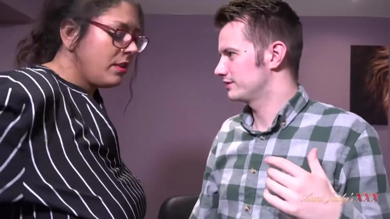 Alluring Cassy Hill - Milf Boss Clip - Judys Xxx