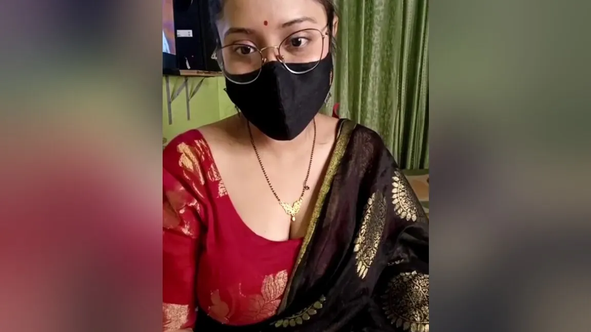 Lisa Bhabi Apne Boyfriend Ko Video Call Karke Btaya With Devar Bhabhi