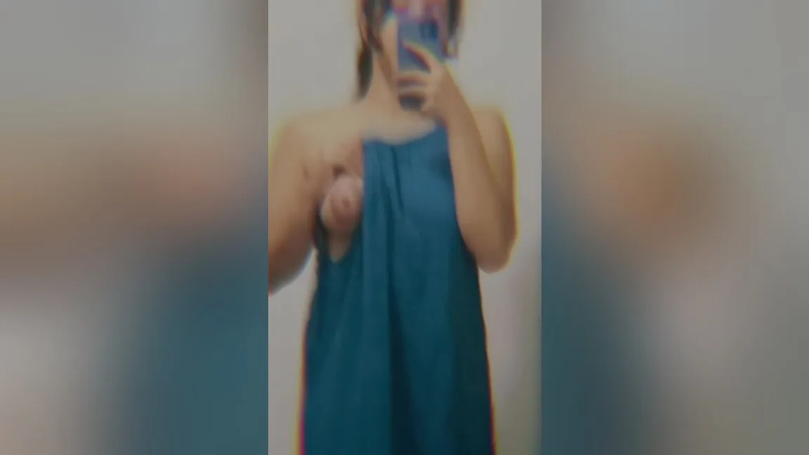 Snap Chat - 18 Girl Teasing And Showing Off Boobs With A Filter