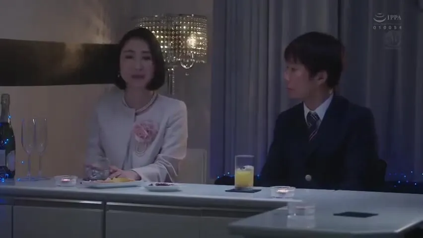 922-lmod-eve-whatsex-jul