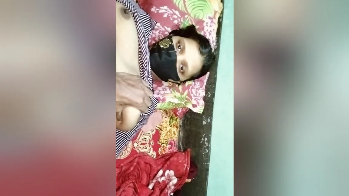 Beautiful Soniya Bhabhi Gives Best Blowjob Got Fucked And Did Anal Sex With Boyfriend While Smoking And Cum