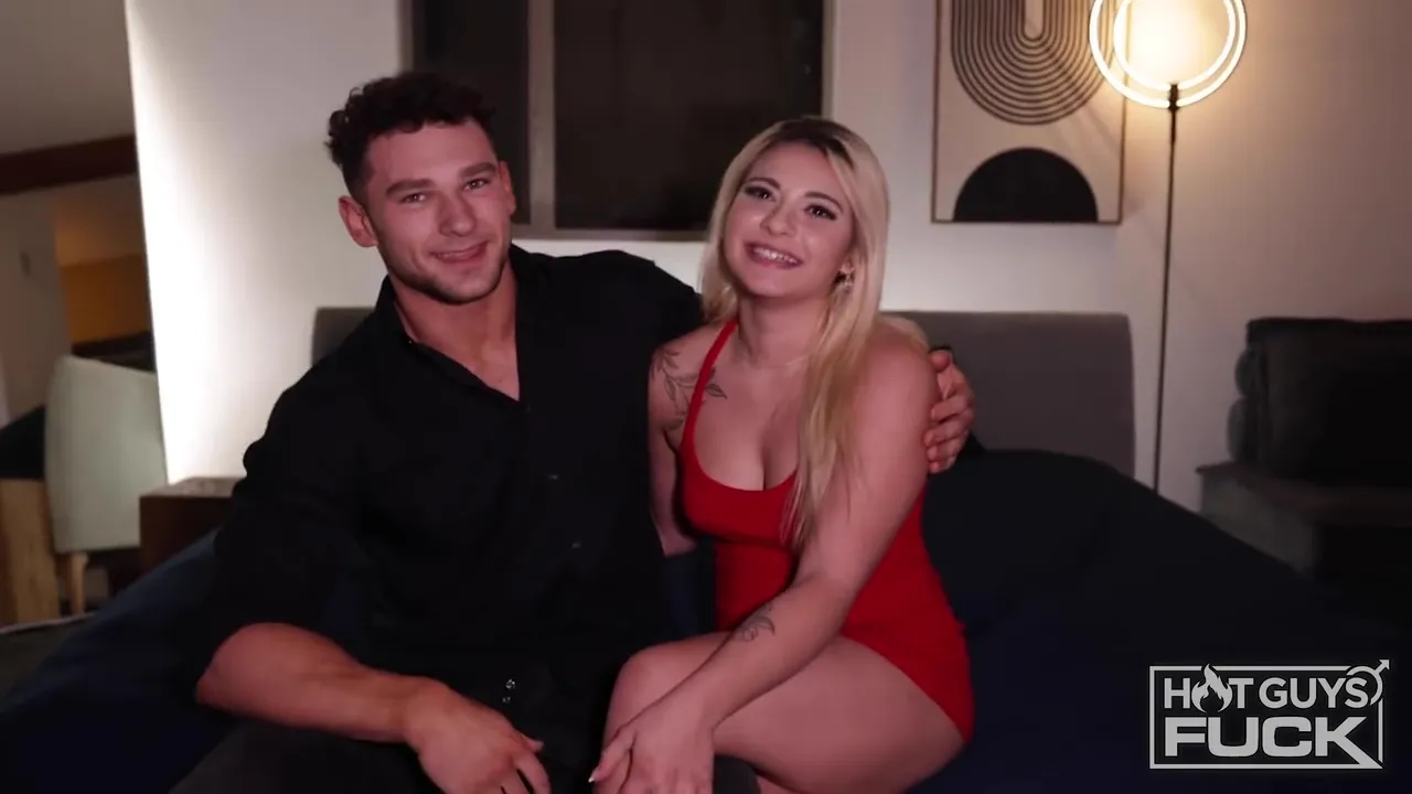 Zack Dickson The Abs Show Stuns Georgia Rae And Leaves Her Soaking Wet! - Georgia Rae