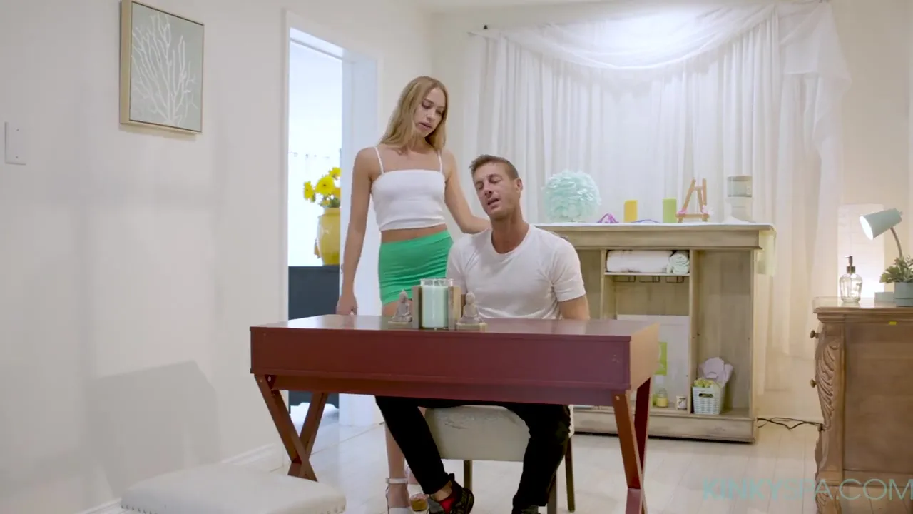 Naughty Khloe Kapri Fucks Her Boss So She Doesnt Ge