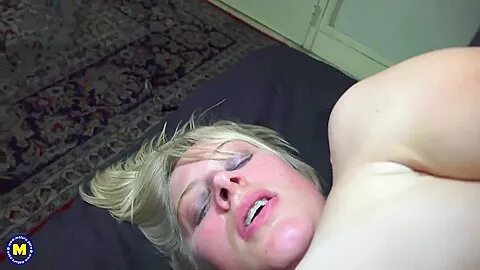 Pleasing A Mature Pussy With Diane Murphy