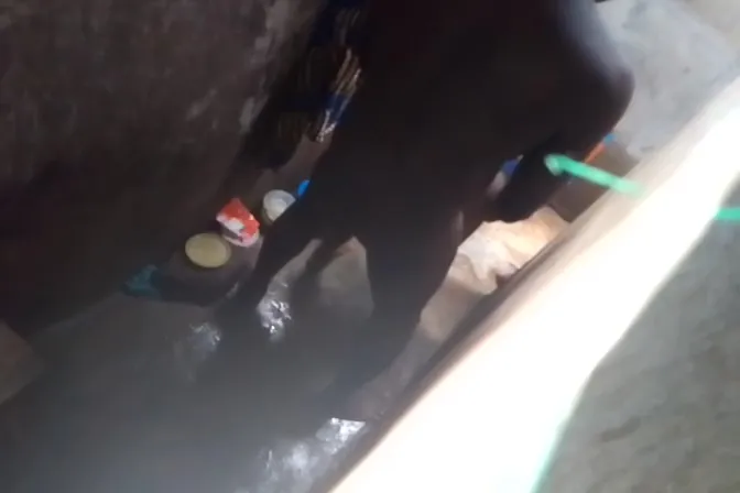 Unfaithful Married Woman Getting Fucked In The Shower By Her Neighbor While Her Indian Husband In The Bedroom