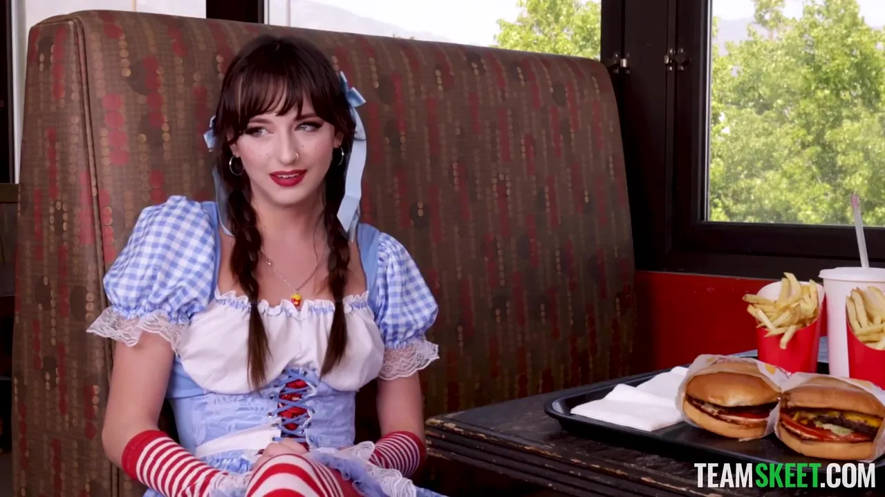 An Allstar That Cums With Fries! - Lana Smalls