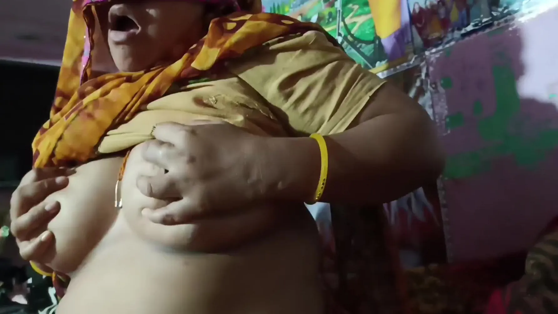 Indian Aunty Has A Cock In Mouth And Ass