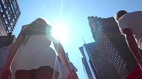 Upskirt al cien para quedar seco