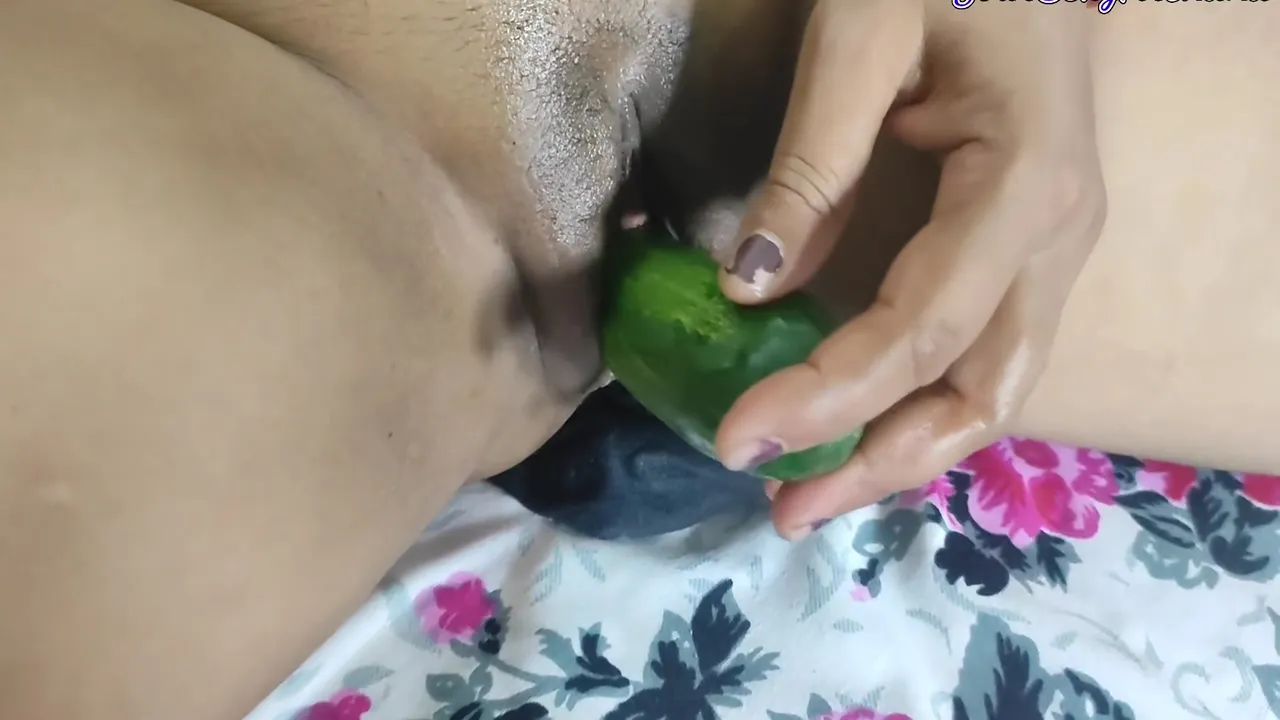 Cocumber And Fingering Sex