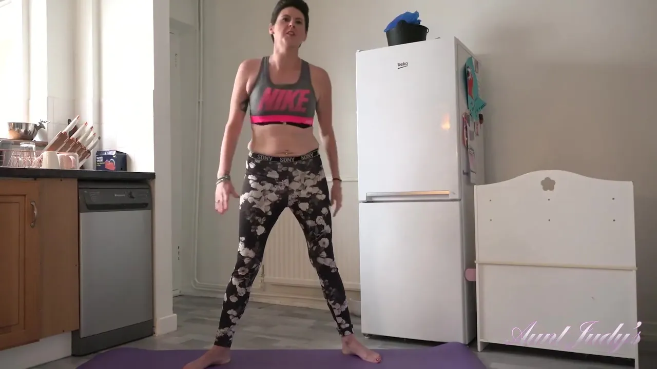 Judys - Working Out With Petite Milf Scarlet