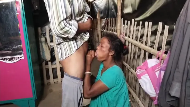 Pumi Bhabi Chotte Chotte Mutt Diya