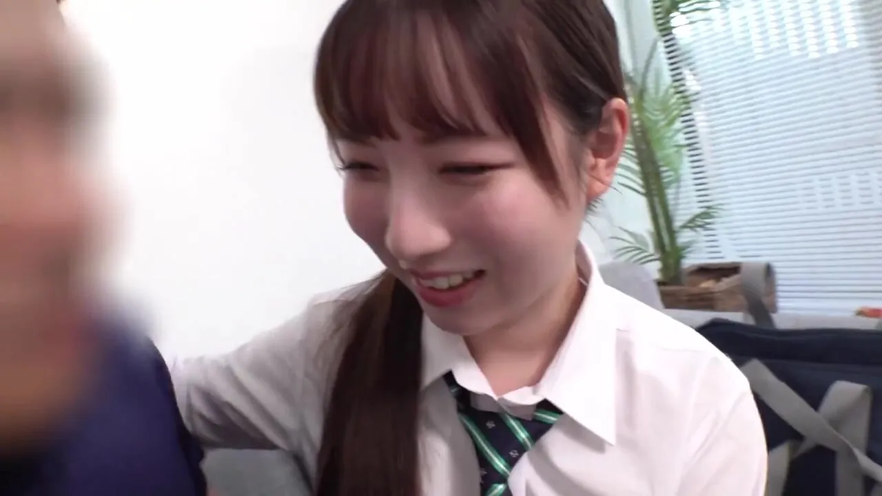 UQZH82 Cuteeeee Asian cooooool WOWOWOW