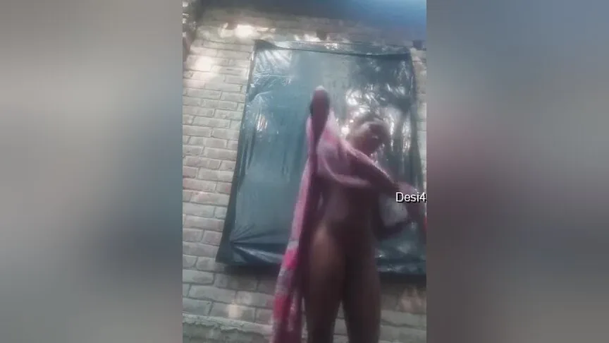 Today Exclusive- Horny Bangla Bhabhi Bathing