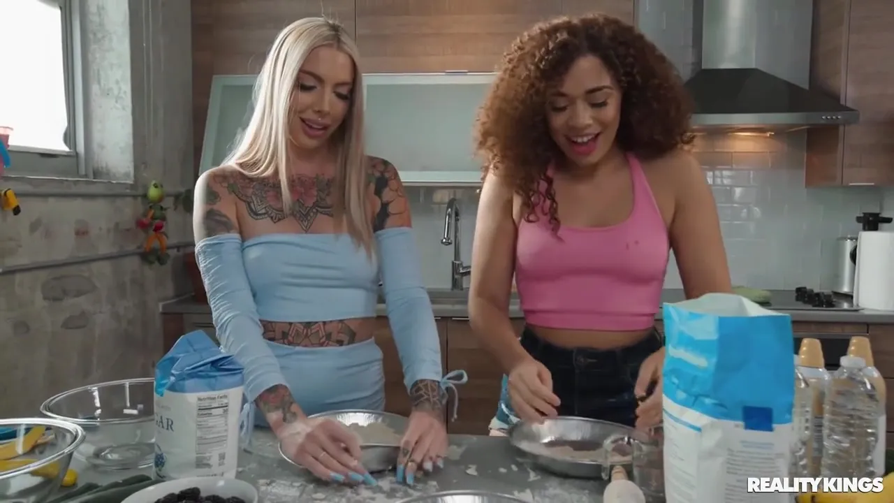 Willow Ryder And Cassidy Luxe Filthy Lesbian Sex