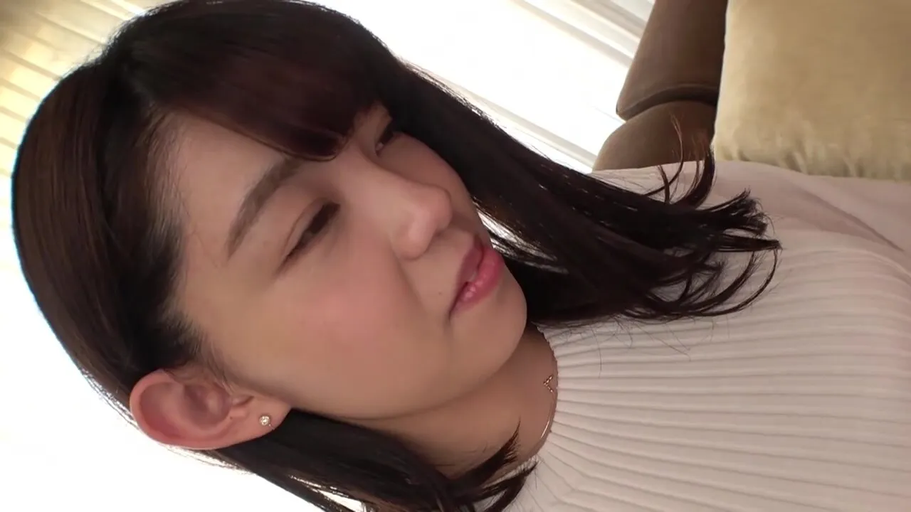 siro-4528　あそこからは愛液が溢れ出し、パンツにも染み