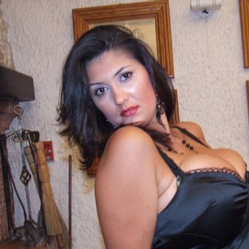 Alexandra Moore model profile page