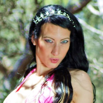 Amadea Emily model profile page