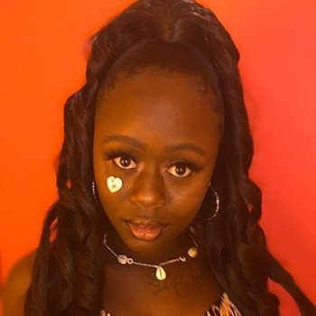 Amanda Pink model profile page