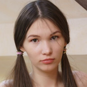 Ariel Tylor model profile page