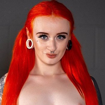 Azura Alii model profile page