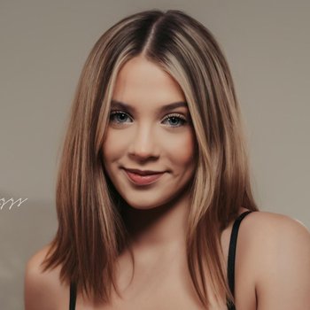 Becky Summer model profile page