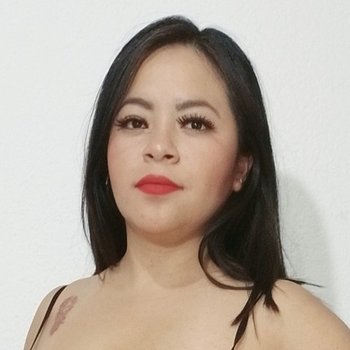 Elizabeth Lara model profile page