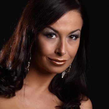 Hana Black model profile page