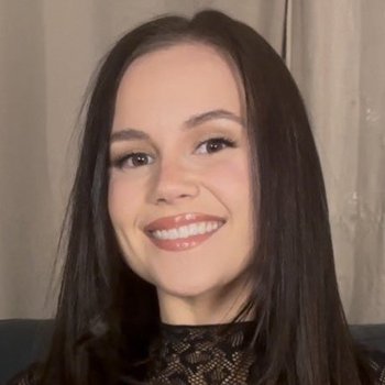 Iris Leon model profile page