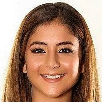 Julia Bloom model profile page