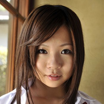 Konatsu Aozora model profile page