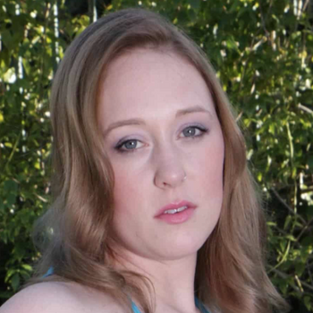 Laci Cakes model profile page