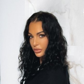 Nadine Kerastas model profile page