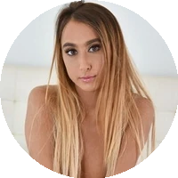 Raquel Diamond model profile page