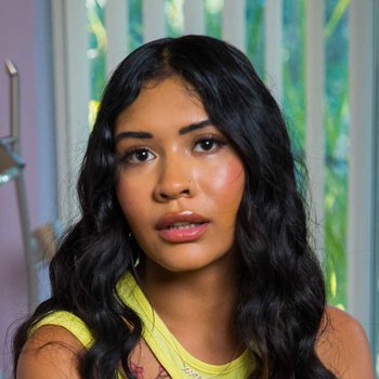 Reina Hart model profile page