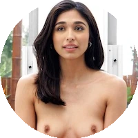 Reina Rae model profile page