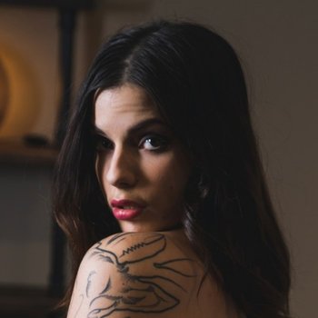 Sherly Quinn model profile page