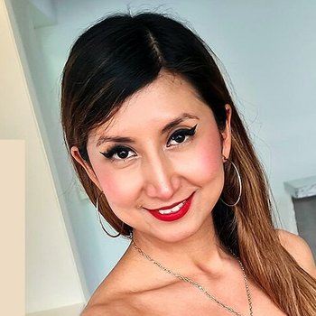 Solange Sun model profile page