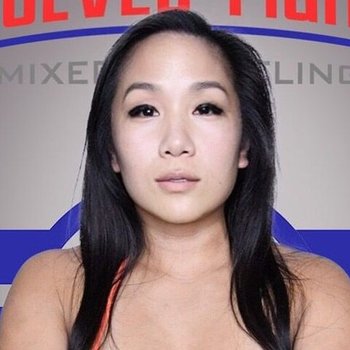 Song Lee model profile page