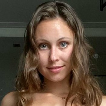 Stella Barey model profile page