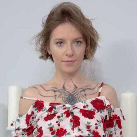 Stella Bliss model profile page