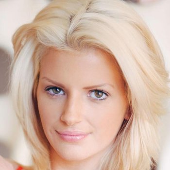 Stephanie Branton model profile page