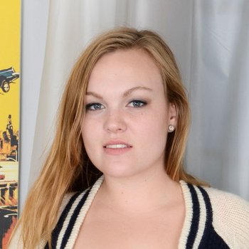 Summer Daize model profile page